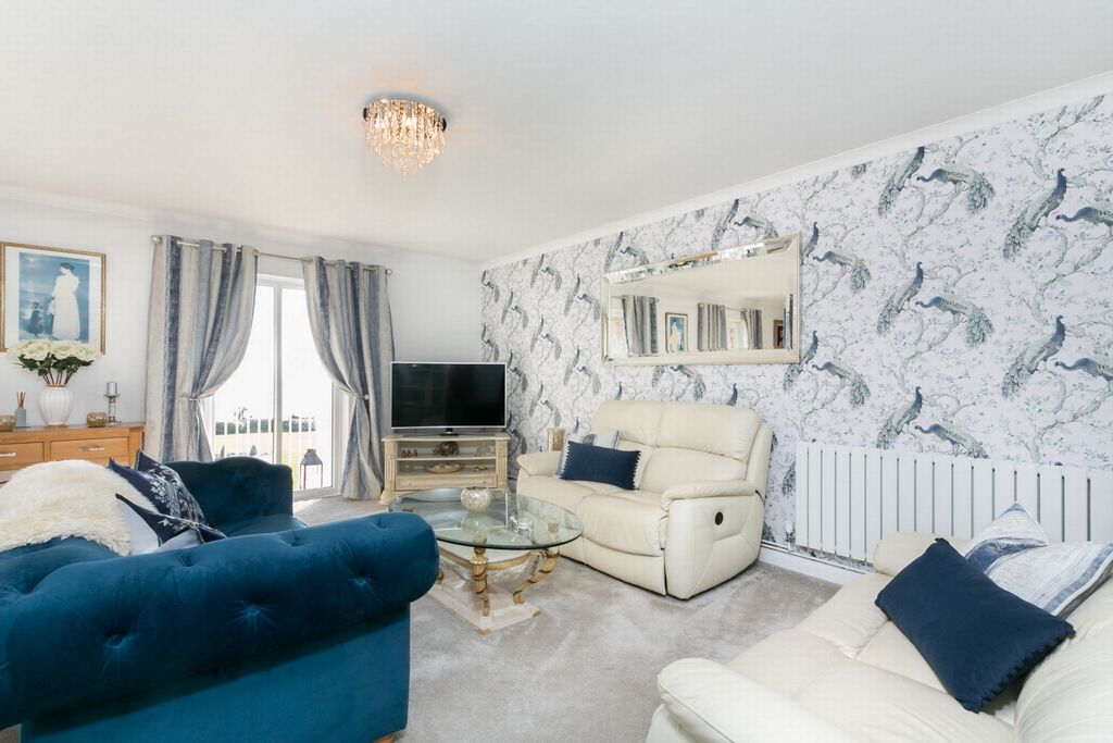 Property photo 3 of 15 Sitting Room