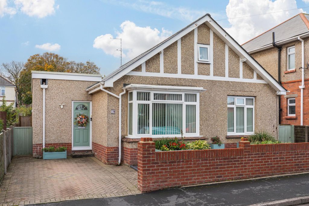 Property photo 1 of 20