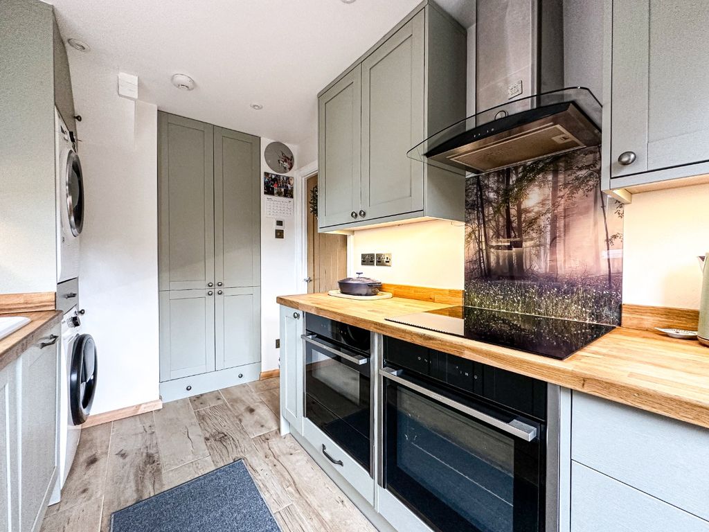 Property photo 2 of 22 4729876