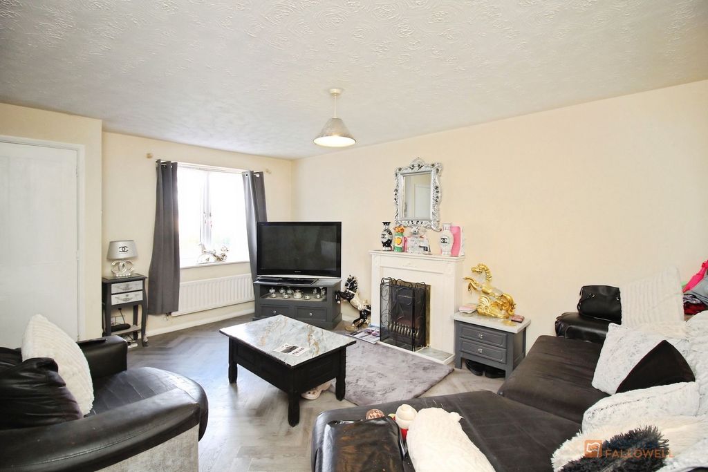 Property photo 3 of 20