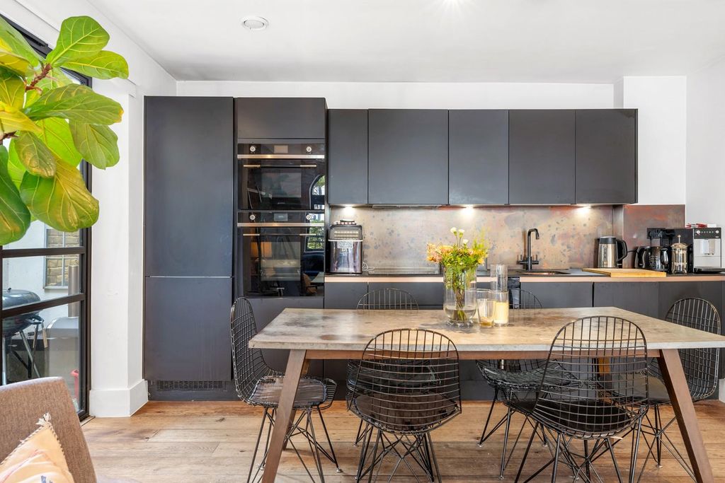 Property photo 2 of 17 Kitchen.Jpg