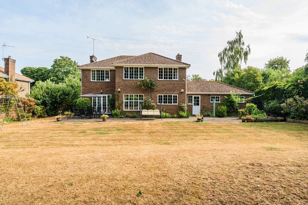 Property photo 2 of 9
