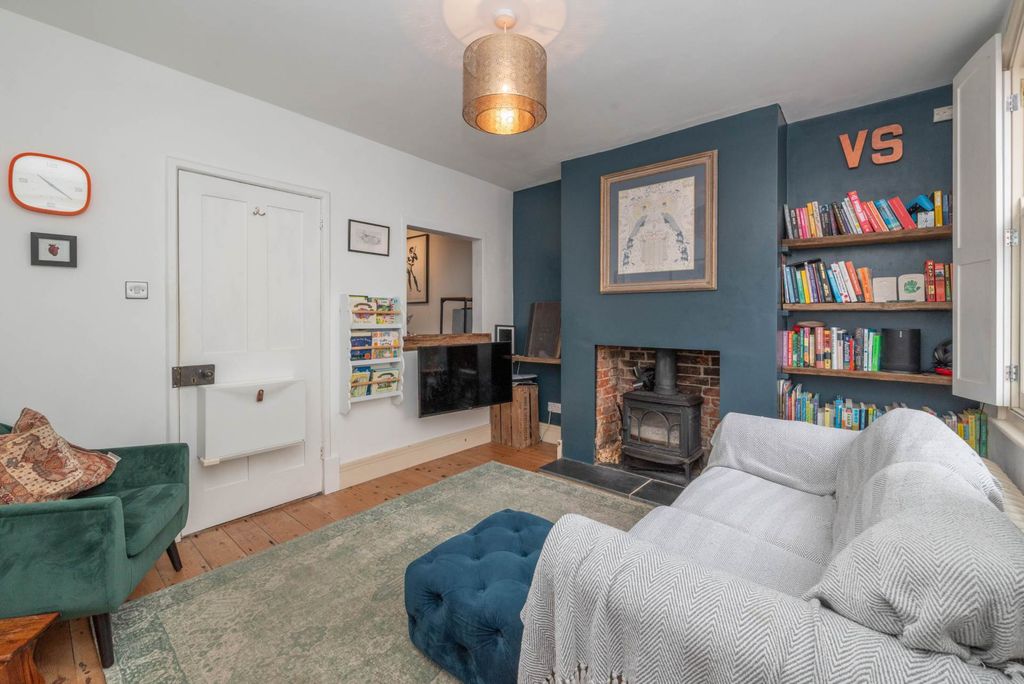 Property photo 2 of 13