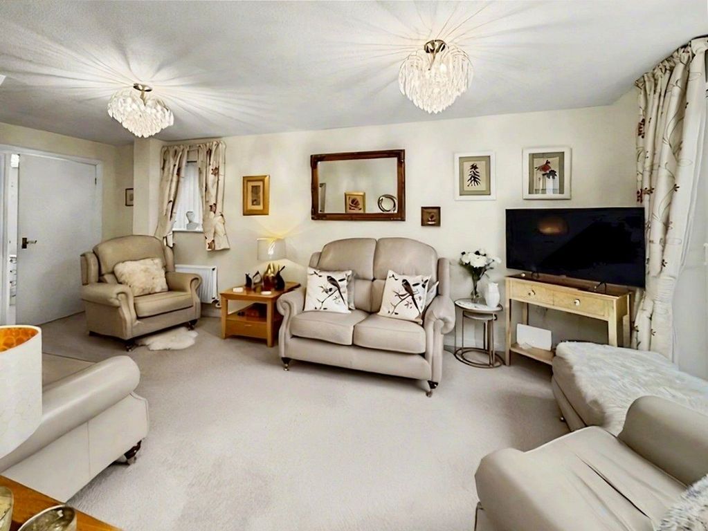 Property photo 3 of 19