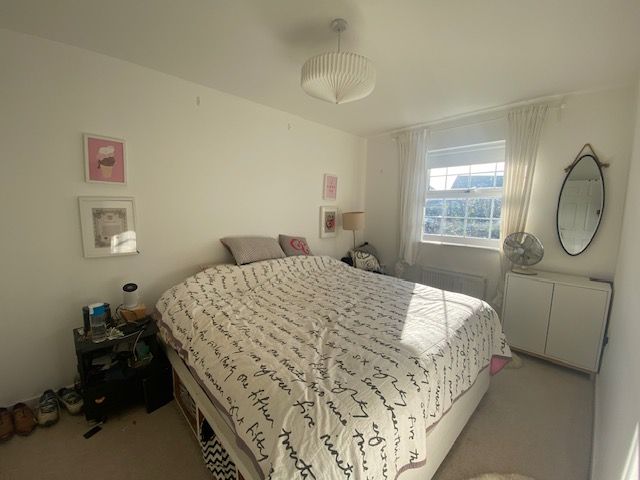 Property photo 3 of 11 Main Bedroom