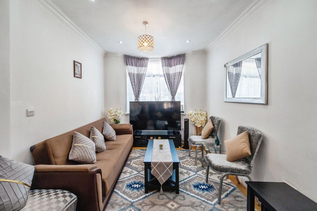 Property photo 2 of 16 Pbox-Img.Jpg