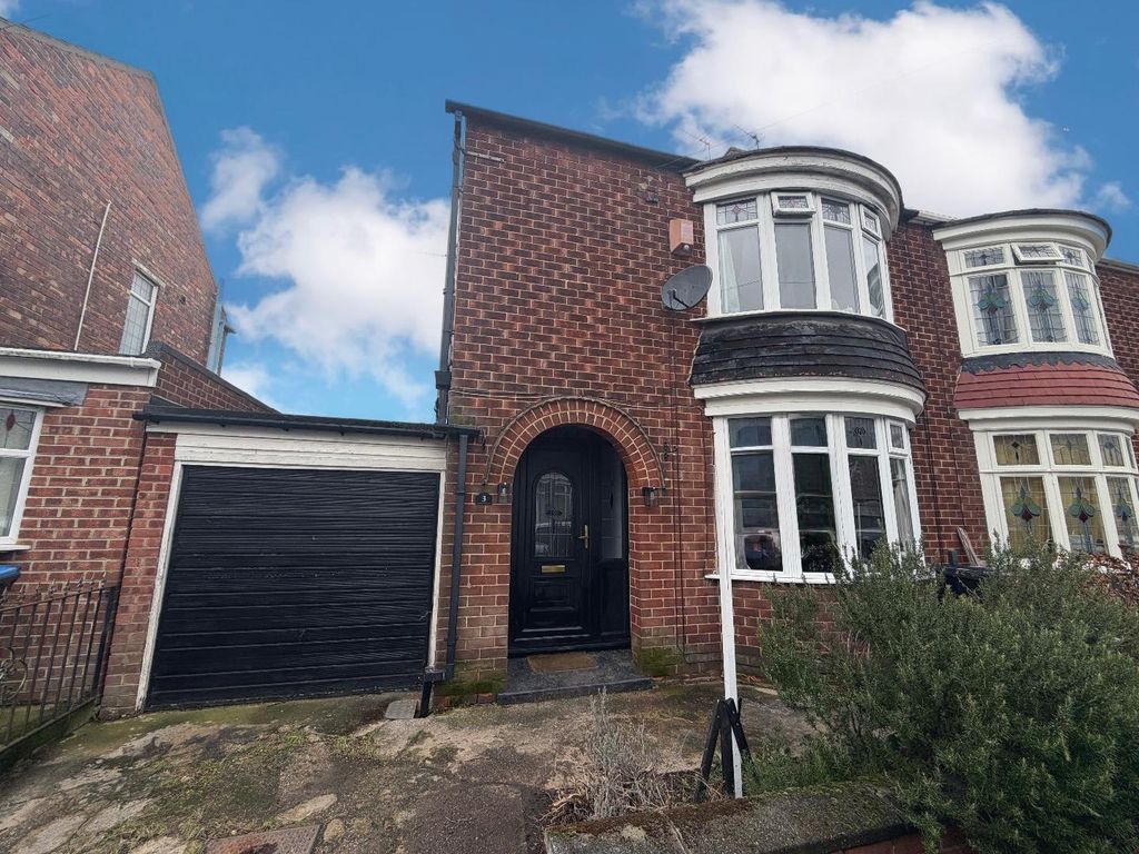 Property photo 1 of 9 Front