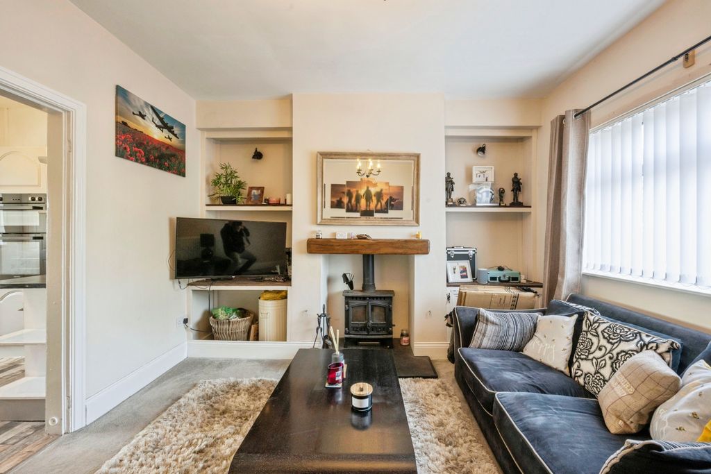 Property photo 3 of 14