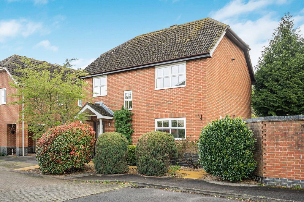 Property photo 1 of 28