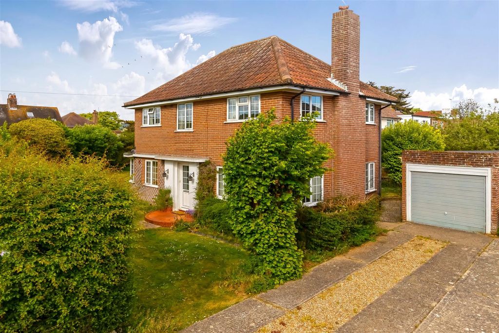 Property photo 1 of 17 Ringmer Rd_19.Jpg