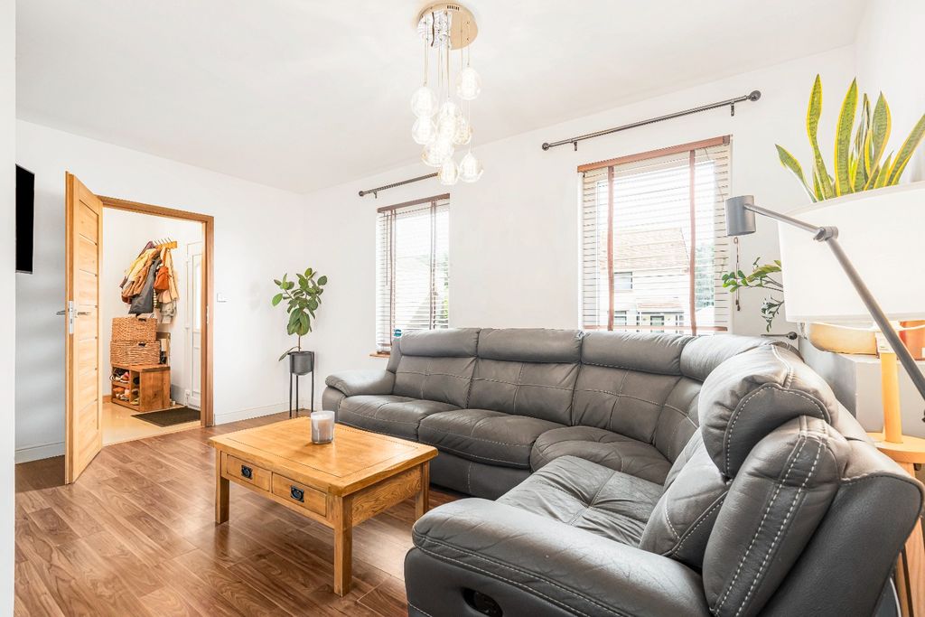 Property photo 2 of 29 4522537