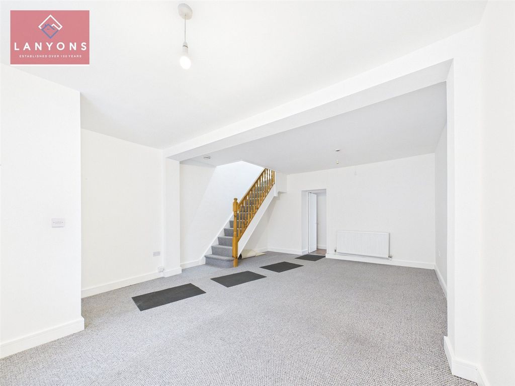 Property photo 3 of 12 Picture No. 10