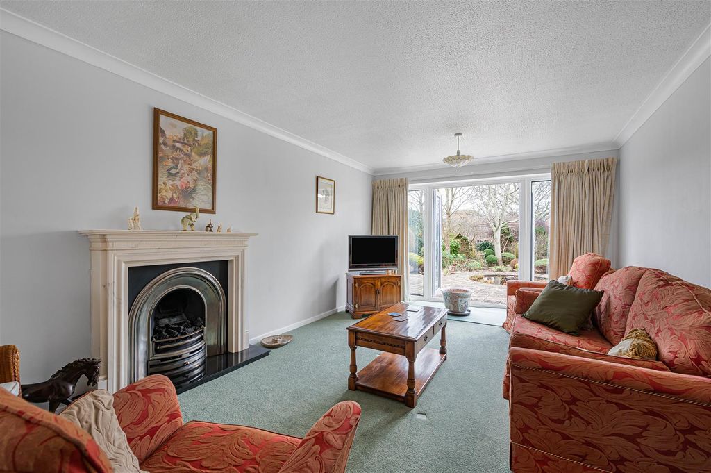 Property photo 3 of 24 Living Room