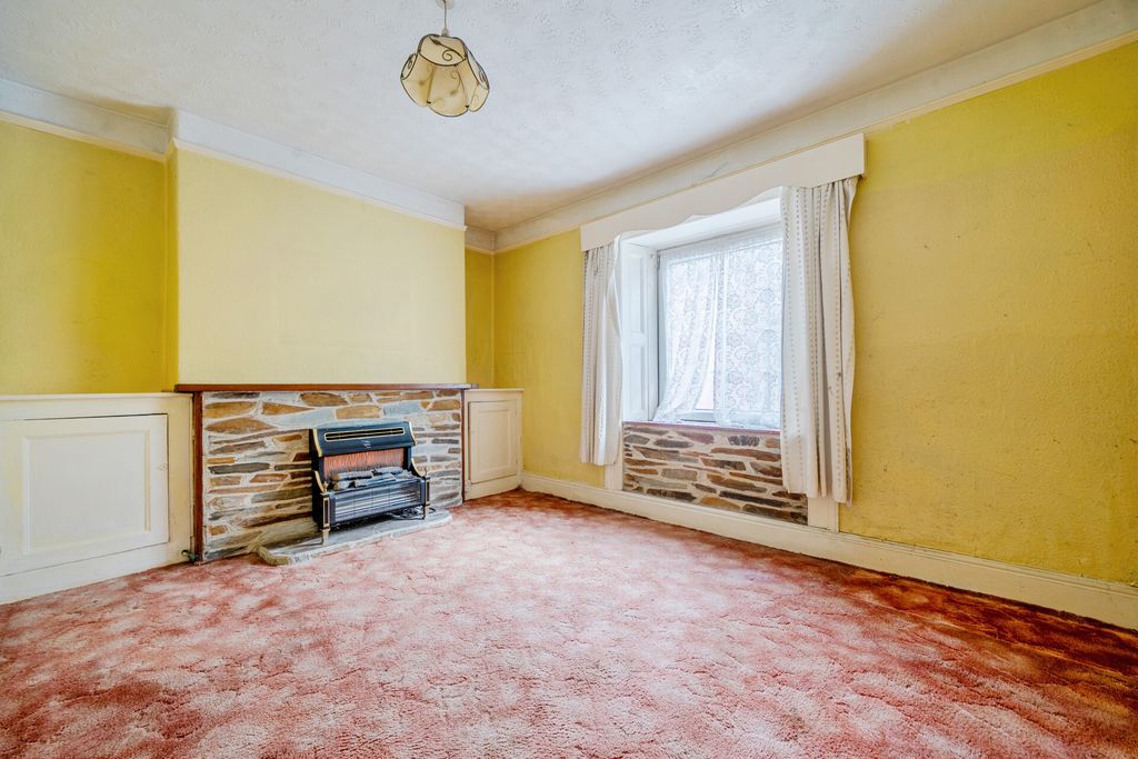 Property photo 3 of 12 1531035-11-1A13Ec...