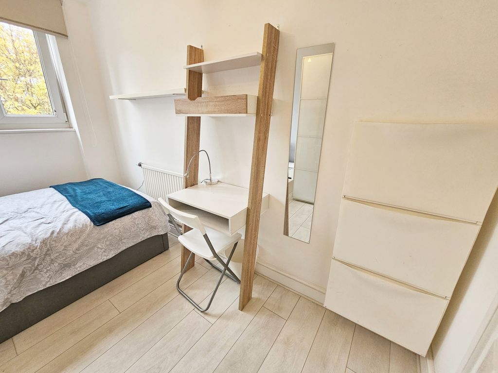 Property photo 3 of 26 Gallery