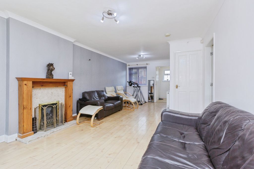 Property photo 3 of 15