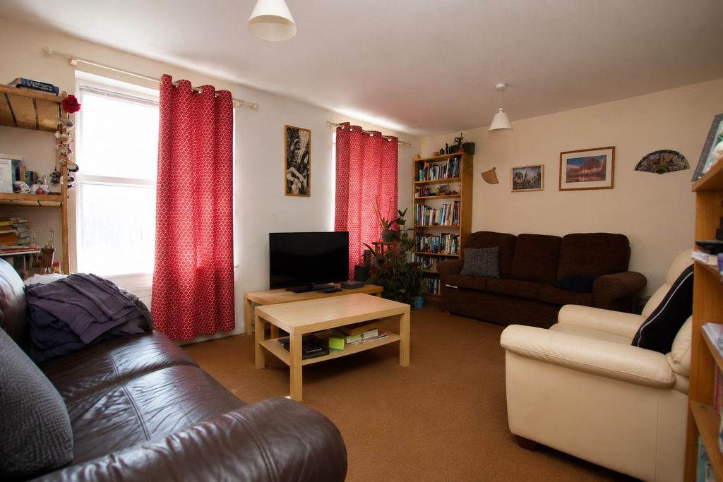 Property photo 3 of 7 5B68Fdcd-21E4-4B2F-A6E5-F9d988c16272.Png