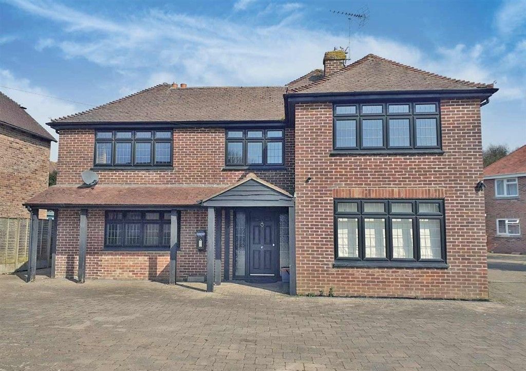 Property photo 1 of 5