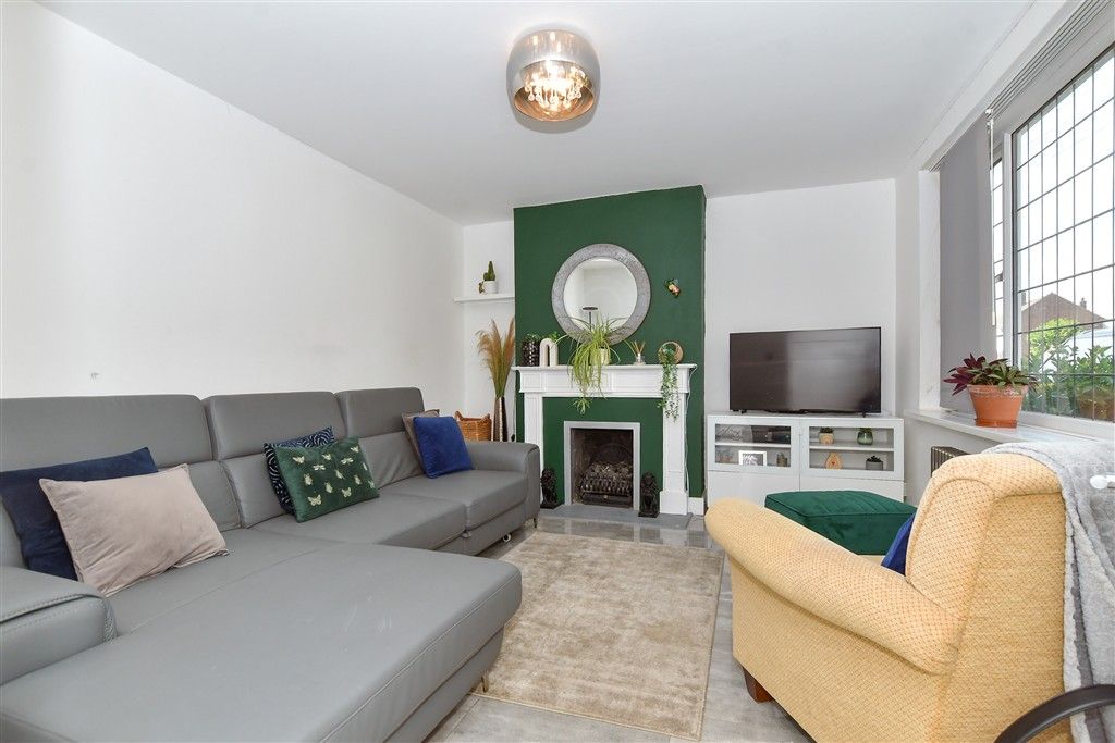 Property photo 3 of 10 Lounge