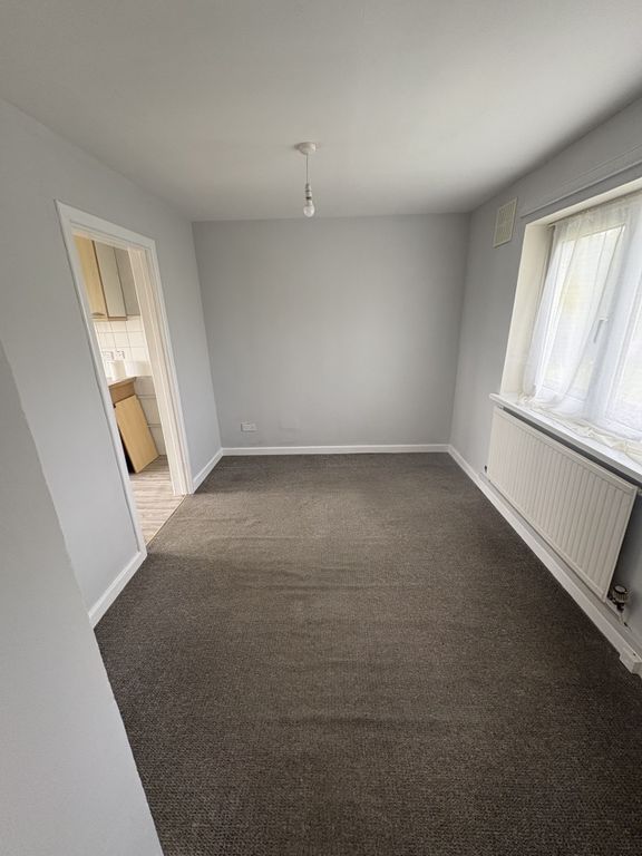 Property photo 3 of 10 Dining Room