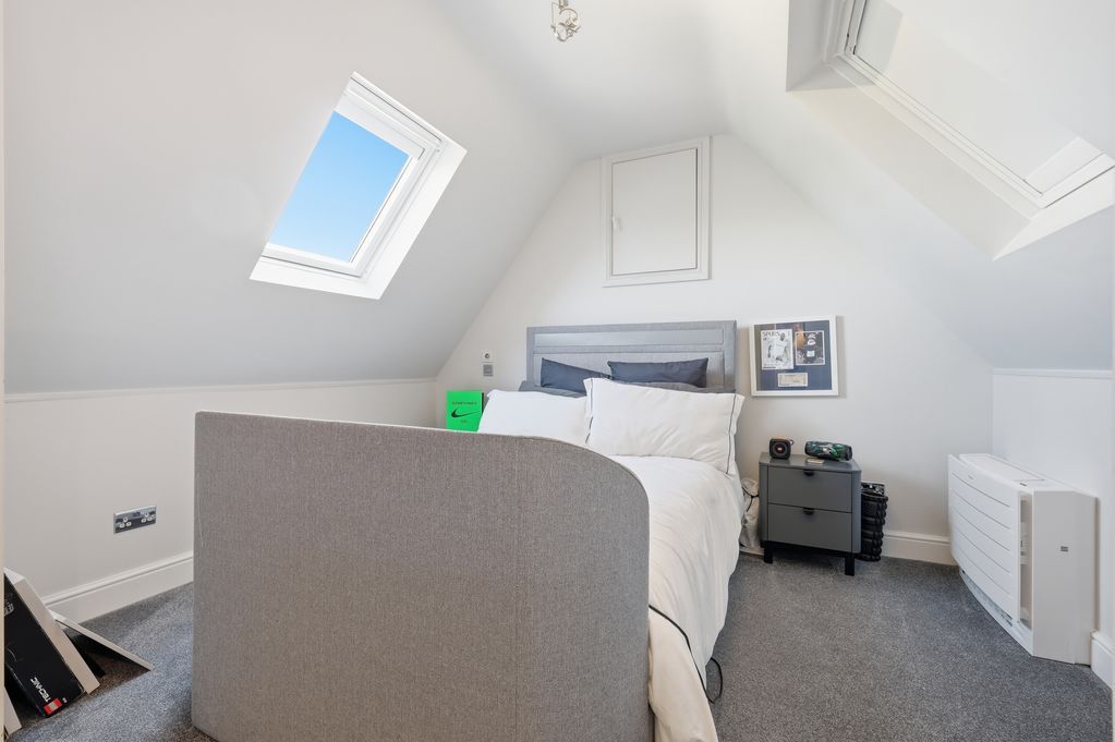 Additional image 27 of 5 bed barn conversion for saleThe Barn, Church Street, Billericay CM11
