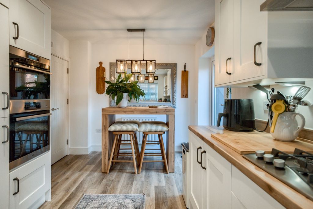 Property photo 3 of 26 Xt5A1410-Hdr(3)-Edit