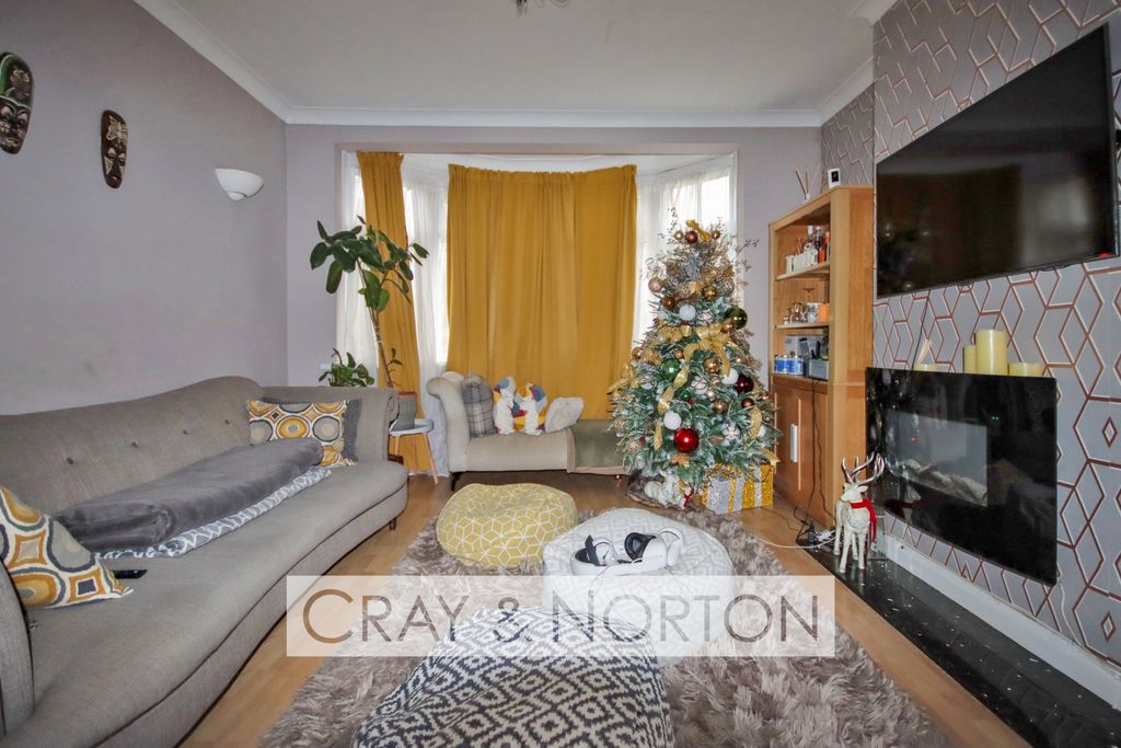 Property photo 2 of 9 Photo 2