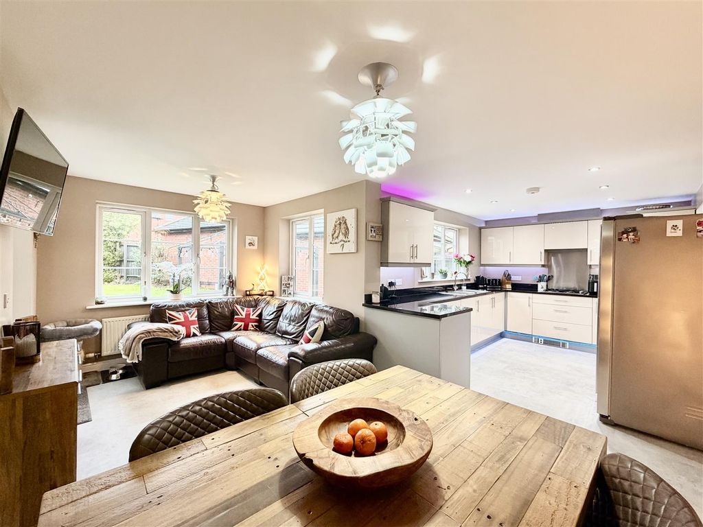 Property photo 2 of 33 2