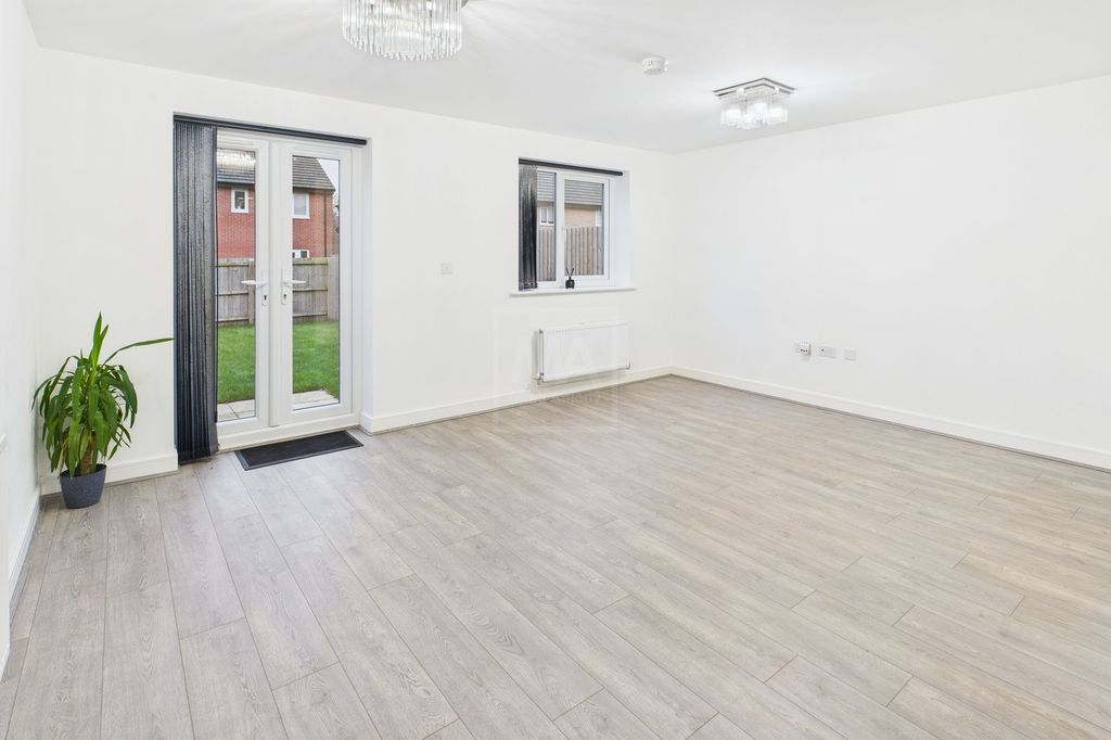 Property photo 1 of 15 Dining/Family Room