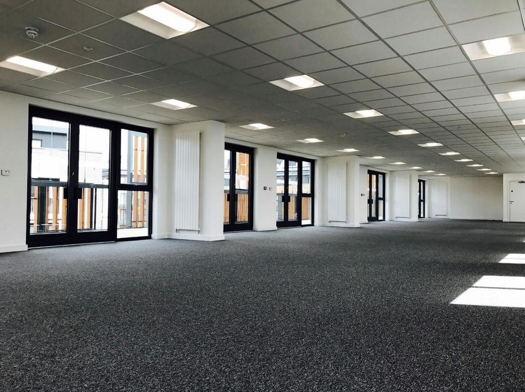 Property photo 3 of 15 Large Office Space_3.Jpg