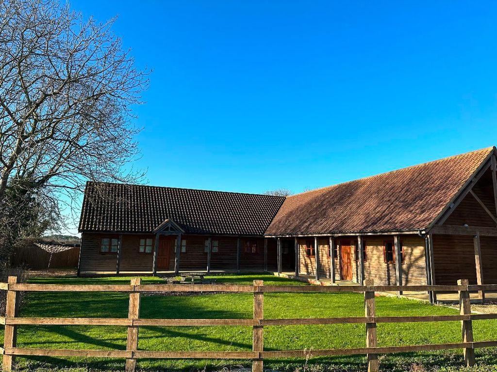 Property photo 1 of 6