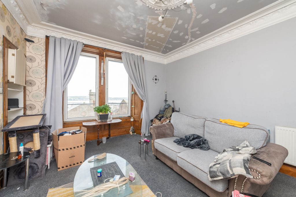 Property photo 3 of 27
