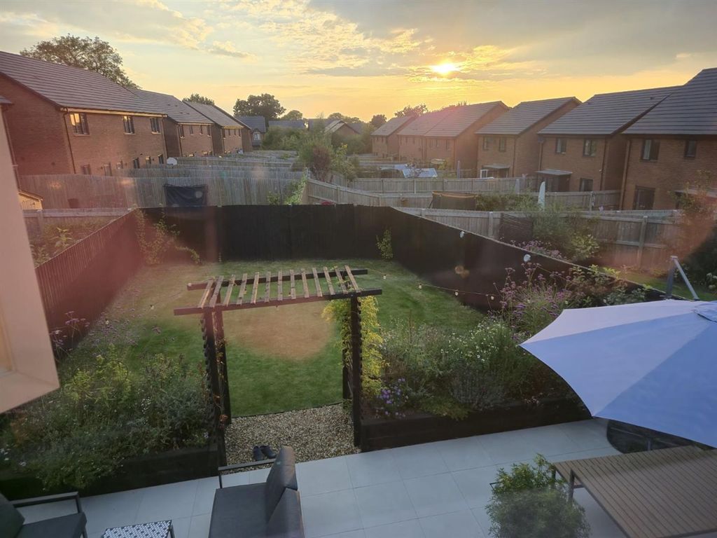 Property photo 3 of 33 7Ca8c2E9-4130-455B-8E4E-080B89Eeff3d.Jpg