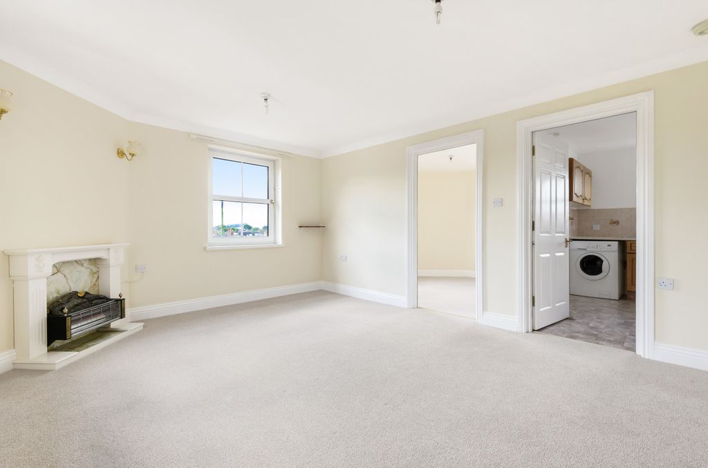 Property photo 2 of 13 Sitting Room