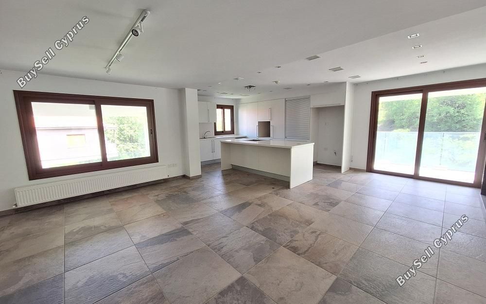 Property photo 3 of 33