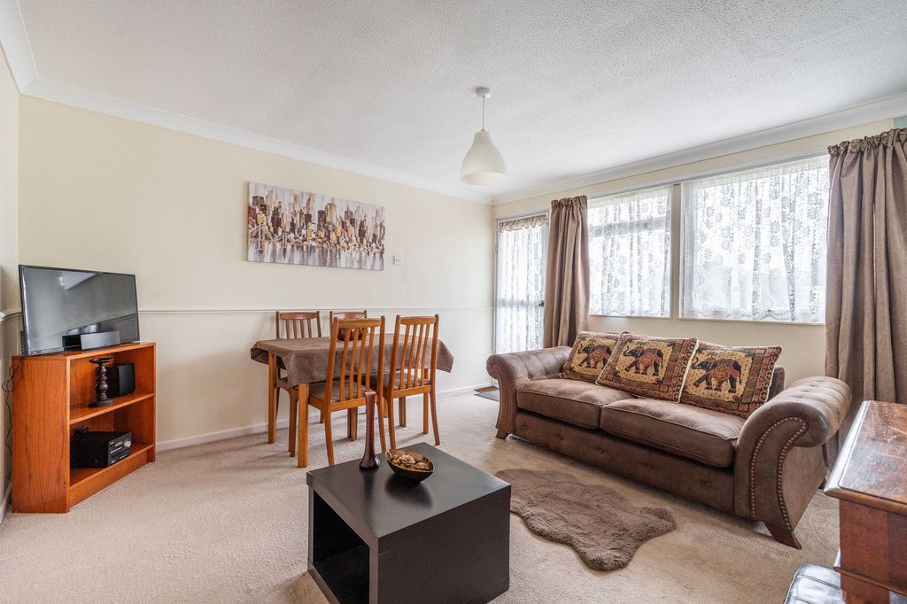 Property photo 3 of 11