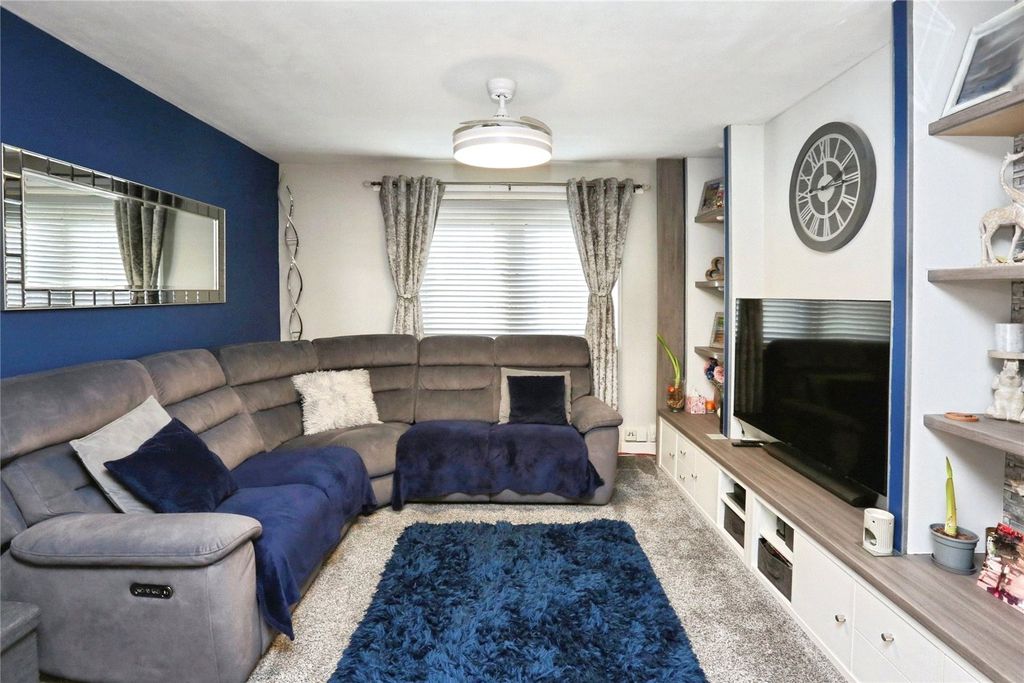 Property photo 2 of 14 Picture No. 18