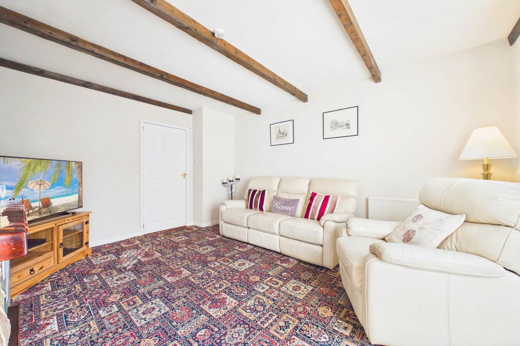 Property photo 2 of 27