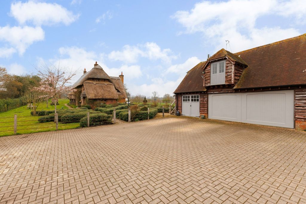 Property photo 2 of 25