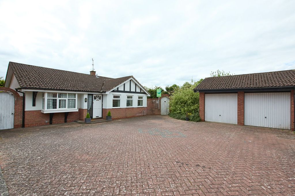 Property photo 1 of 25 Front Garden