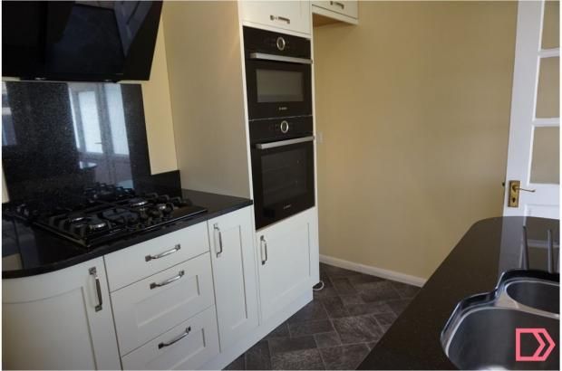 Property photo 3 of 10 3 Kitchen.Jpg