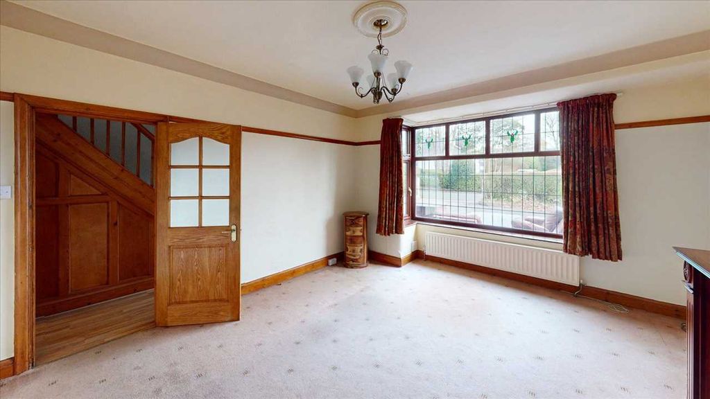 Property photo 3 of 19 Lounge