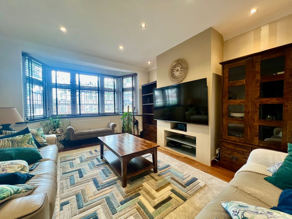Property photo 3 of 16 Img_8082