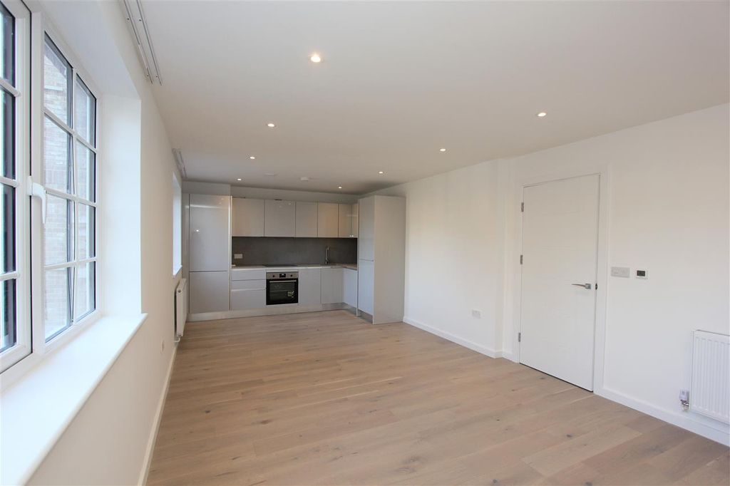 Property photo 2 of 8 Reception Room