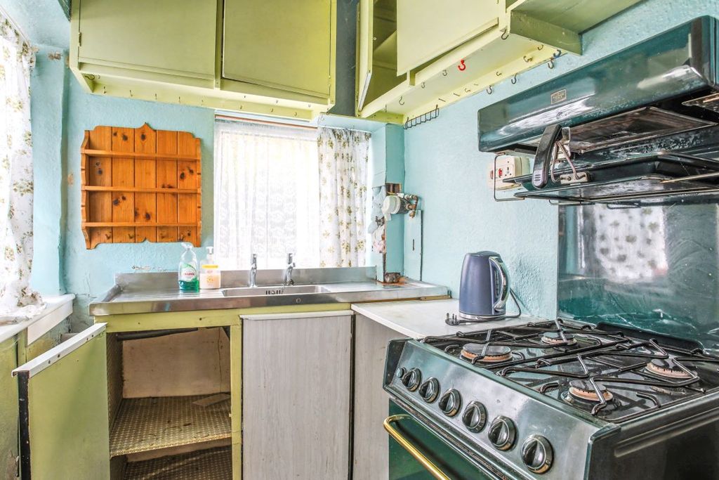 Property photo 3 of 19