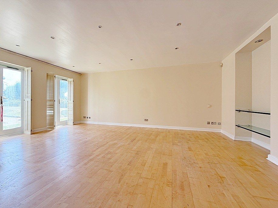 Property photo 2 of 13 Gallery