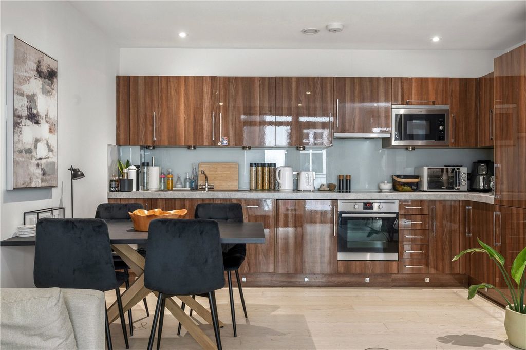 Property photo 3 of 16 Open Plan