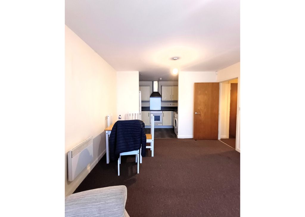 Property photo 2 of 8