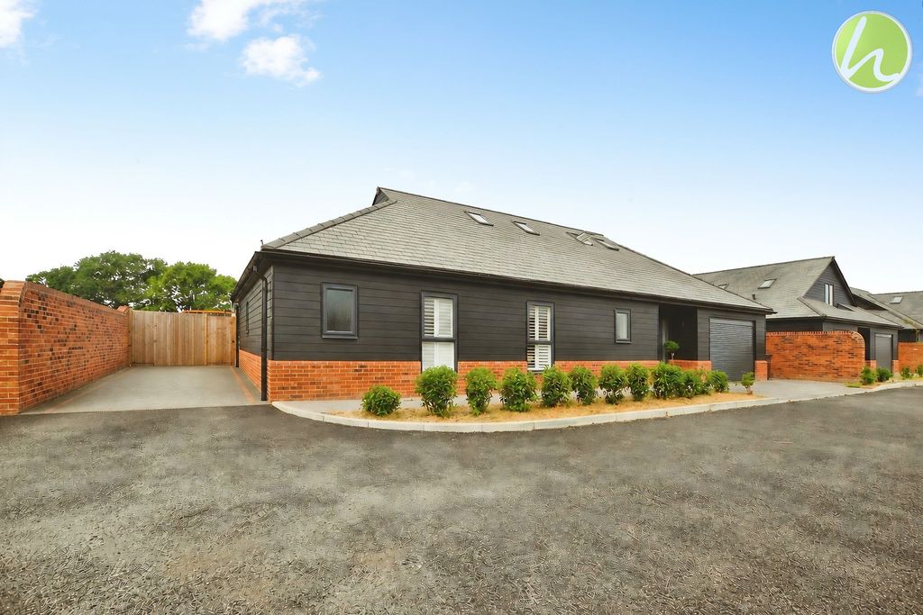 Property photo 1 of 36