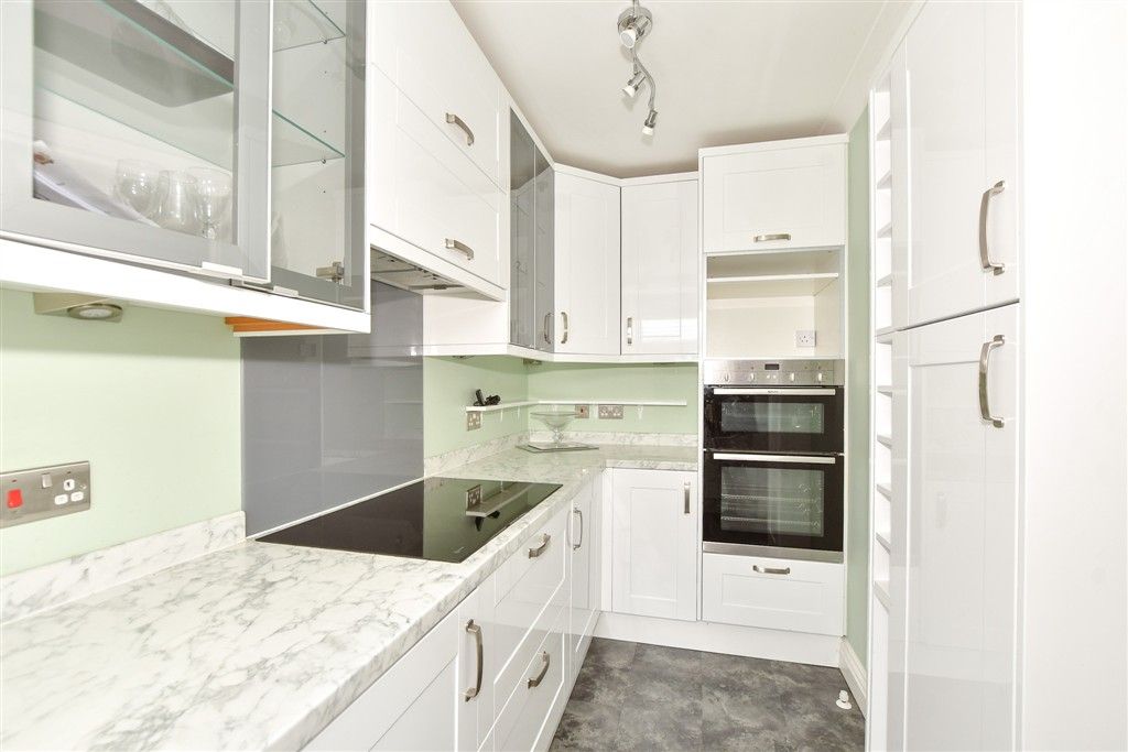 Property photo 3 of 15 Kitchen